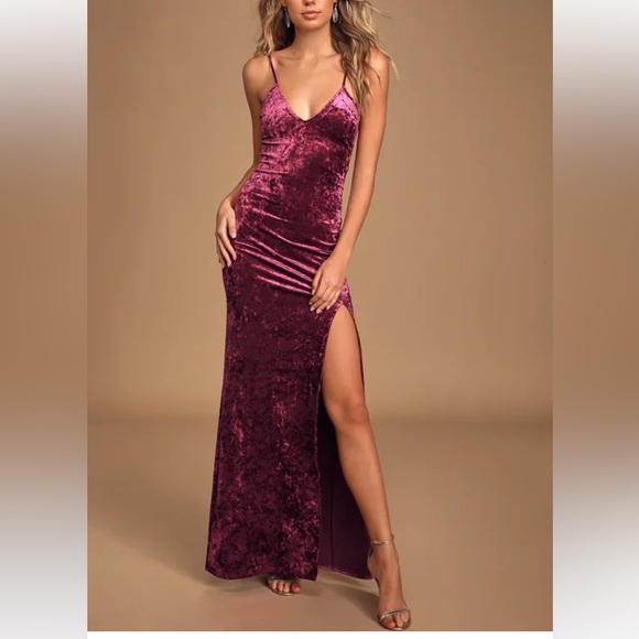 Lulus Dresses & Skirts - Supernatural love burgundy crushed velvet dress